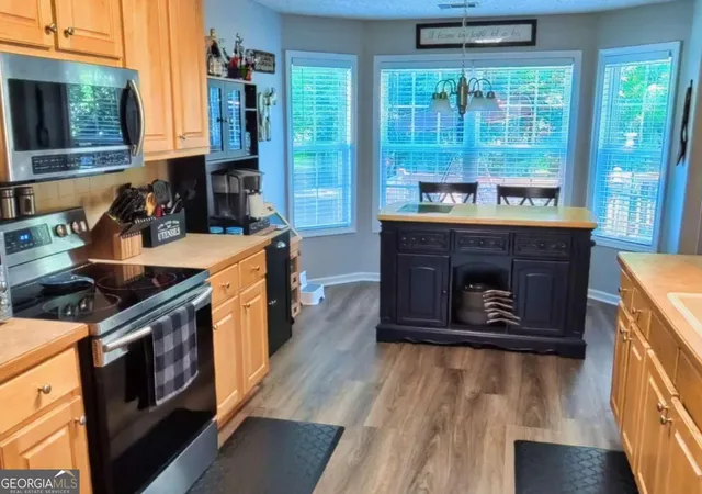 Photo 4 of Single family home for sale at 713 Moonlite Tr, Winder, GA 30680 | MLS# 10793690 | Listing updated on 2026-09-30