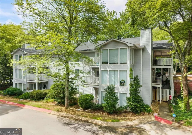 2nd image of 2102 Augusta Dr Se #21, Marietta, GA 30067 | MLS# 10794447