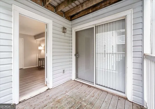 2nd image of 2102 Augusta Dr SE, Marietta, GA 30067