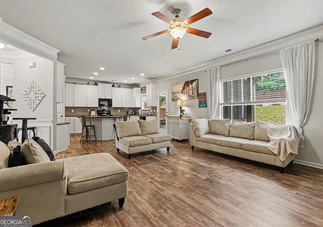 Photo 4 of Single family home for sale at 585 Country Ridge Dr, Hoschton, GA 30548 | MLS# 10741740 | Listing updated on 2026-10-22