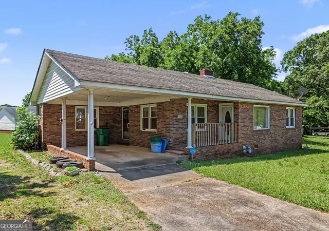 Homes for sale in Lavonia, GA | 422 Bartson St, Lavonia, GA 30553 | MLS# 10791135