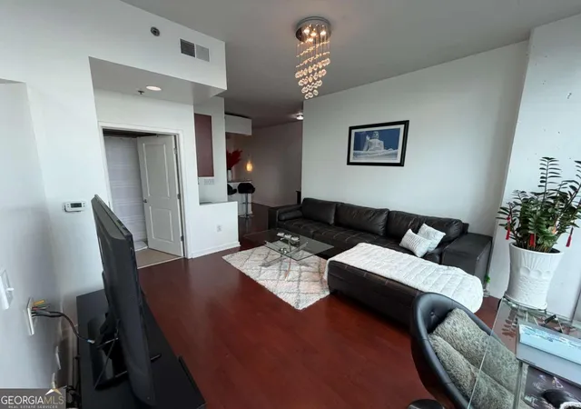 Photo 3 of Condo for sale at 3324 Peachtree Rd Ne #1410, Atlanta, GA 30326 | MLS# 10819957 | Listing updated on 2026-09-14