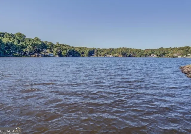 Homes for sale in Snellville, GA | 967 Lake Dr, Snellville, GA 30039 | MLS# 10789230