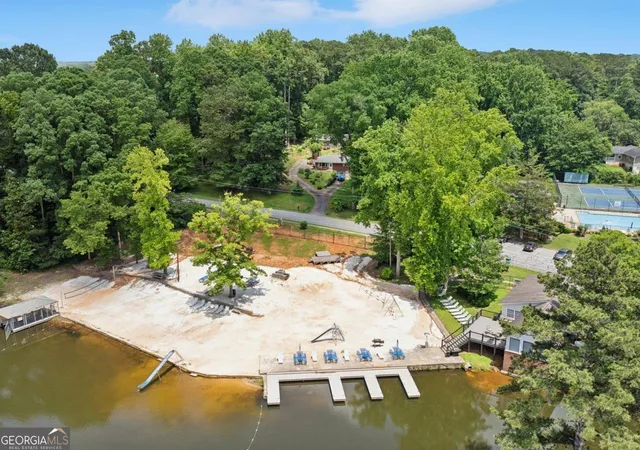 Homes for sale in Snellville, GA | 967 Lake Dr, Snellville, GA 30039 | MLS# 10789230