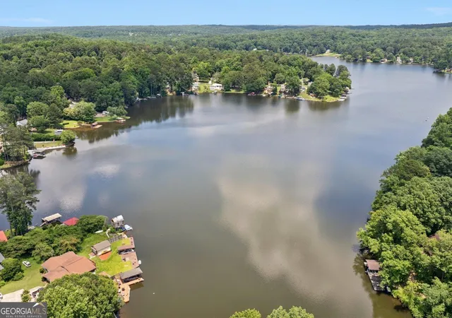 Homes for sale in Snellville, GA | 967 Lake Dr, Snellville, GA 30039 | MLS# 10789230