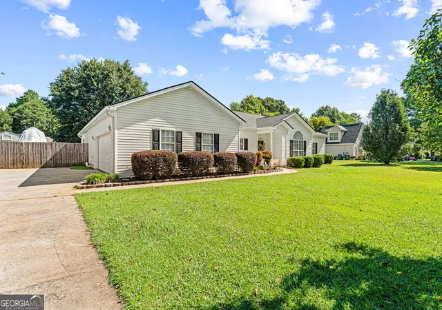 Photo 2 of Single family home for sale at 127 Feagin Ml Rd, Warner Robins, GA 31088 | MLS# 10820527 | Listing updated on 2026-08-20