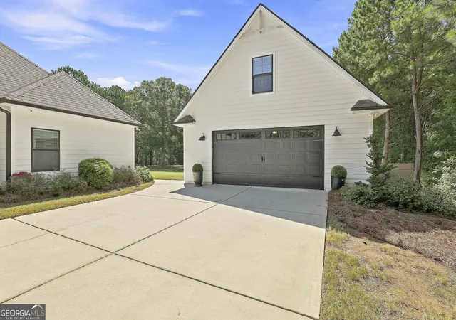 Photo 3 of Single family home for sale at 35 Fern Mill Ln, Senoia, GA 30276 | MLS# 10831064 | Listing updated on 2026-10-02