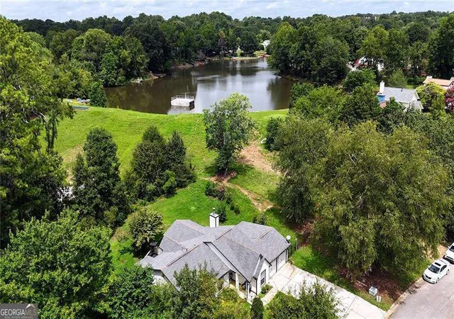 Photo 2 of Single family home for sale at 2722 Inverloch Cir, Duluth, GA 30096 | MLS# 10828155 | Listing updated on 2026-08-19