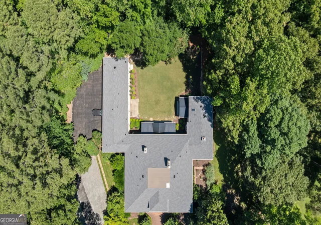Photo 3 of Mansion for sale at 710 Walnut Dr, Marietta, GA 30064 | MLS# 10780925 | Listing updated on 2026-08-21