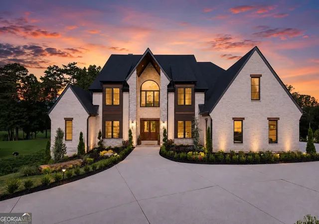 2nd image of 215 Traditions Dr, Alpharetta, GA 30004 | MLS# 10813443