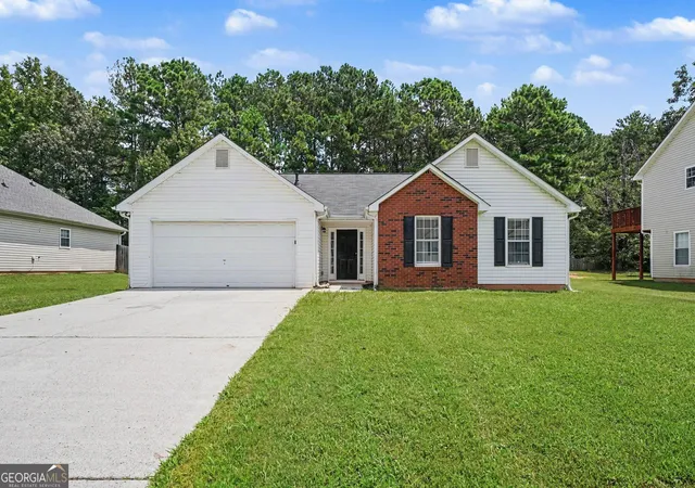 Photo 1 of Single family home for sale at 722 Rosewood Cir, Jonesboro, GA 30238 | MLS# 10826540 | Listing updated on 2026-10-02