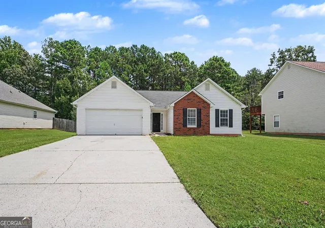 Photo 2 of Single family home for sale at 722 Rosewood Cir, Jonesboro, GA 30238 | MLS# 10826540 | Listing updated on 2026-10-02