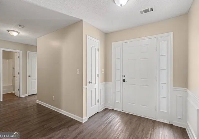 Photo 3 of Single family home for sale at 722 Rosewood Cir, Jonesboro, GA 30238 | MLS# 10826540 | Listing updated on 2026-10-02