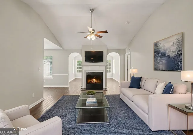 Photo 3 of Single family home for sale at 722 Rosewood Cir, Jonesboro, GA 30238 | MLS# 10826540 | Listing updated on 2026-10-02