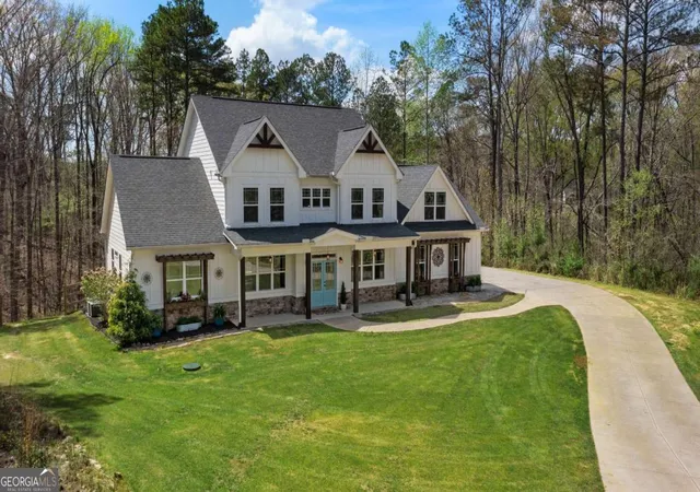 3rd image of 401 Blossom Trl, Acworth, GA 30101 | MLS# 10822748