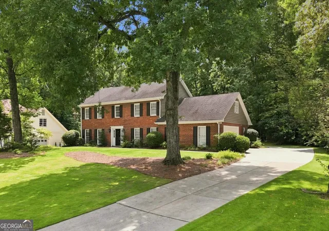 Photo 2 of Sale Pending at 3248 Hunterdon Wy Se, Marietta, GA 30067 | MLS# 10825712 | Listing updated on 2026-09-04