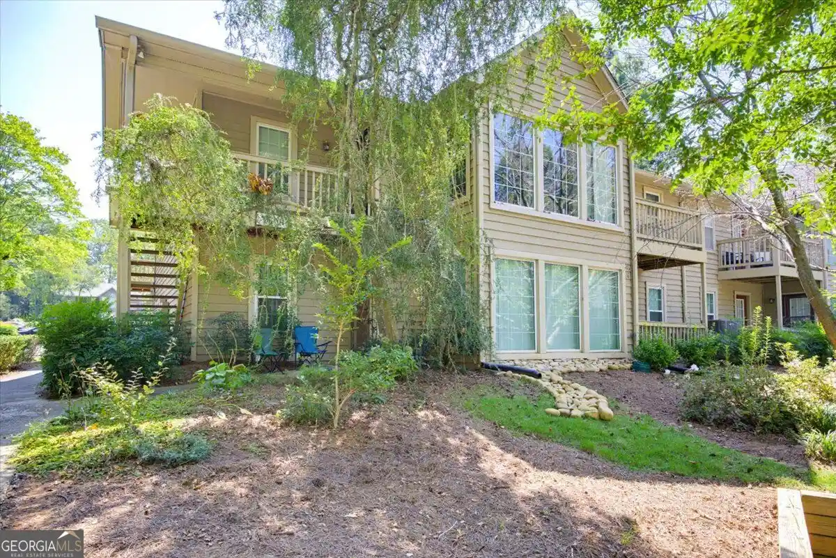 Listing Photo 1 - Condo for sale in 704 Country Park Dr located at 704 Country Park Dr, Smyrna, GA 30080 - Unit 704 Country Park Dr