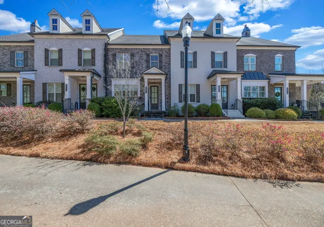 Photo 2 of Townhouse for sale at 2002 Forte Ln, Alpharetta, GA 30009 | MLS# 10835401 | Listing updated on 2026-09-18