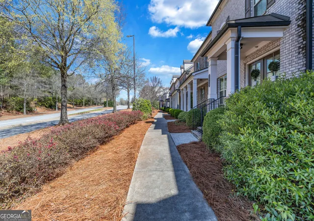 Photo 3 of Townhouse for sale at 2002 Forte Ln, Alpharetta, GA 30009 | MLS# 10835401 | Listing updated on 2026-09-18