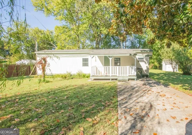Photo 1 of Manufactured home for sale at 945 Avenue E, Dalton, GA 30721 | MLS# 10871166 | Listing updated on 2026-10-26