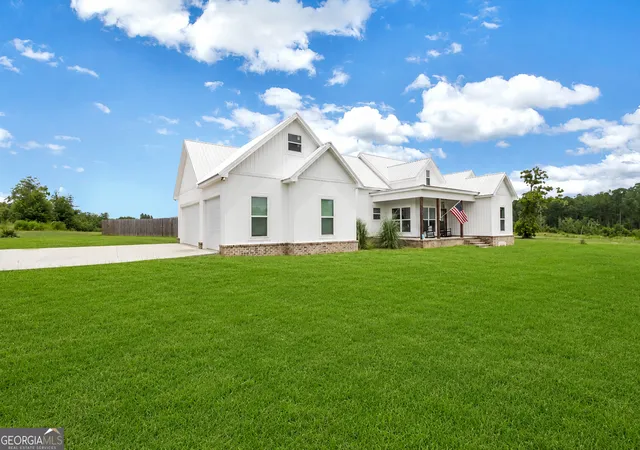Photo 3 of Single family home for sale at 1370 Paris Ave, Swainsboro, GA 30401 | MLS# 10806205 | Listing updated on 2026-10-13