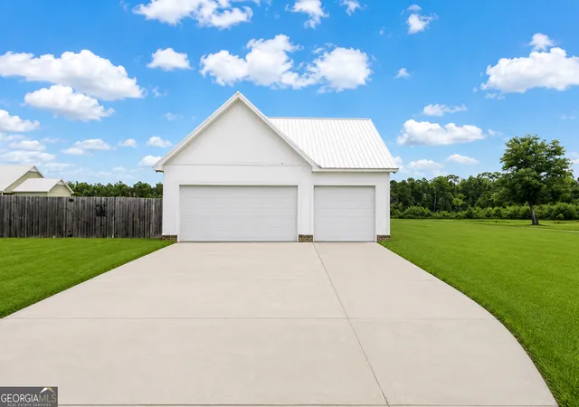 Photo 3 of Single family home for sale at 1370 Paris Ave, Swainsboro, GA 30401 | MLS# 10806205 | Listing updated on 2026-10-13
