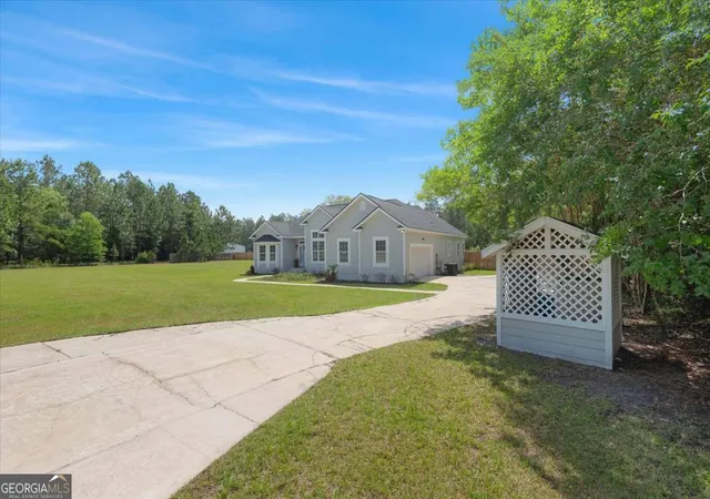 Homes for sale in Waverly, GA | 2657 Horseshoe Cvs, Waverly, GA 31565 | MLS# 10769335