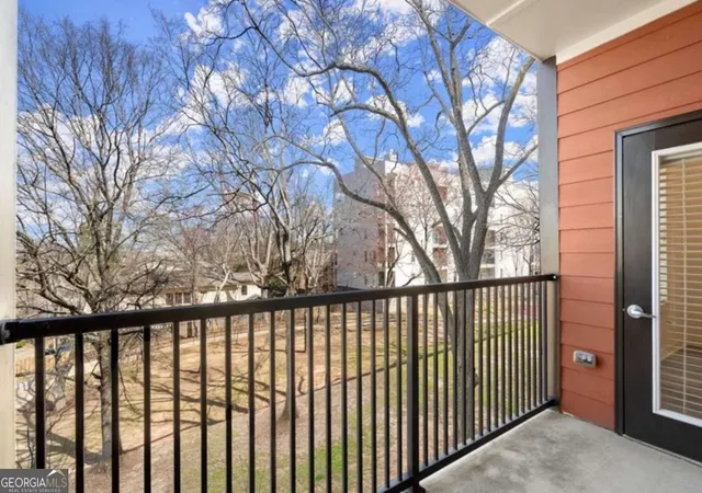 2nd image of 525Th Pkwy Dr Ne, Atlanta, GA 30354