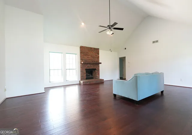Photo 3 of Single family home for sale at 1041 Forest Hills Dr Se, Conyers, GA 30094 | MLS# 10824374 | Listing updated on 2026-09-07