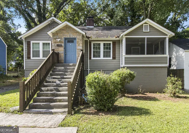 Listing Photo 2 - Condo for sale in building located at 1788a Campbellton Rd SW, Atlanta, GA 30311 - Unit #
