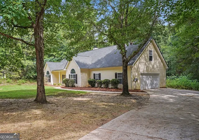 2nd image of 1279 Coan Dr, Locust Grove, GA 30248 | MLS# 10810874