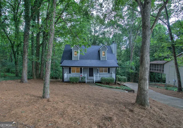 Photo 3 of Single family home for sale at 530 Cove Rd, Canton, GA 30114 | MLS# 10826471 | Listing updated on 2026-10-09