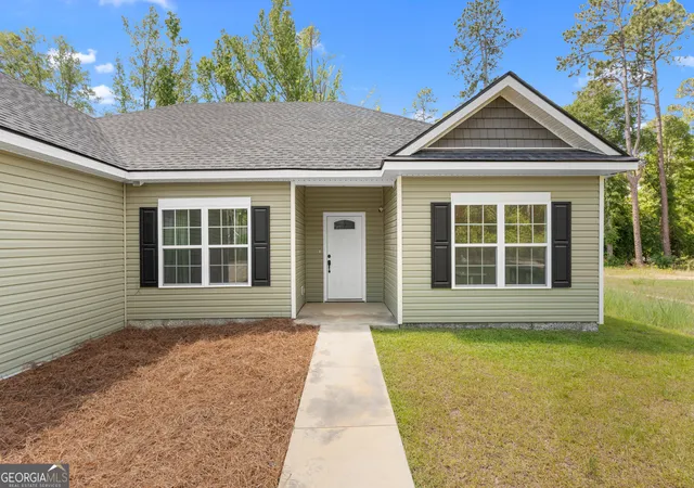 Photo 3 of Sale Pending at 212 Camelia Dr, Sylvania, GA 30467 | MLS# 10758489 | Listing updated on 2026-08-25