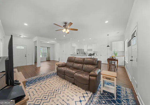 Photo 4 of Sale Pending at 212 Camelia Dr, Sylvania, GA 30467 | MLS# 10758489 | Listing updated on 2026-08-25