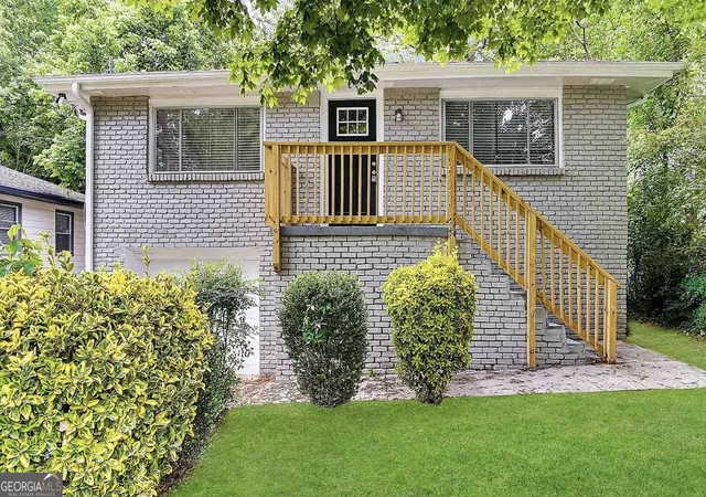 1st image of 320 Brooks Ave Sw, Atlanta, GA 30310 | MLS# 10456996