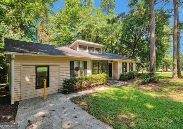 Photo 2 of Single family home for sale at 4055 Chimney Ridge Way, Ellenwood, GA 30294 | MLS# 10562223 | Listing updated on 2026-07-13