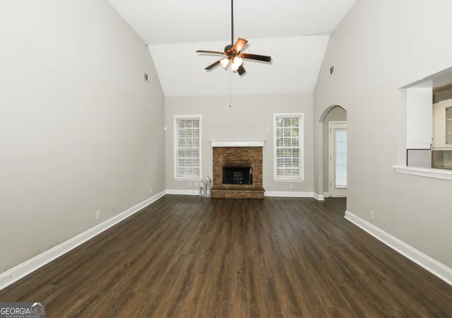 Photo 2 of Single family home for sale at 140 King Richard Dr, Griffin, GA 30223 | MLS# 10818967 | Listing updated on 2026-09-06
