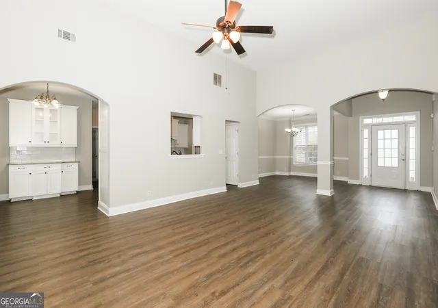 Photo 3 of Single family home for sale at 140 King Richard Dr, Griffin, GA 30223 | MLS# 10818967 | Listing updated on 2026-09-06