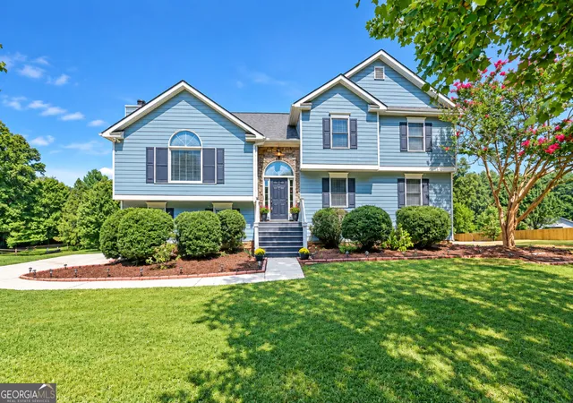 Photo 1 of Single family home for sale at 200 Fate Conn Rd, Canton, GA 30114 | MLS# 10834012 | Listing updated on 2026-10-25