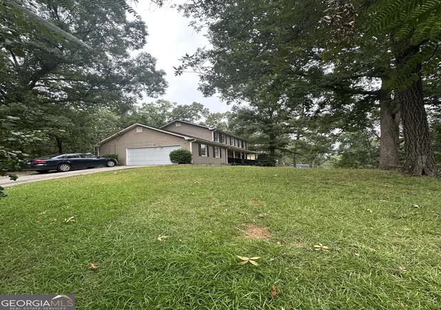 Photo 3 of Single family home for sale at 3410 Quinn Ridge Dr, Snellville, GA 30039 | MLS# 10832109 | Listing updated on 2026-09-18