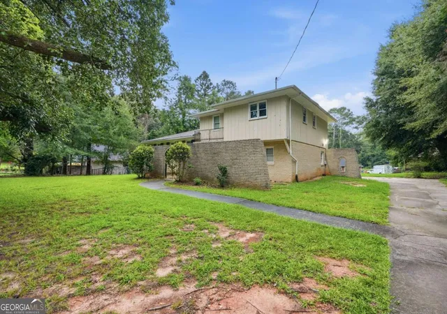 Photo 3 of Single family home for sale at 7037 Dalmatia Dr, Riverdale, GA 30296 | MLS# 10820307 | Listing updated on 2026-08-31