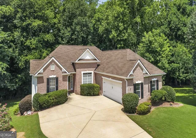 Homes for sale in Newnan, GA | 3 Kingsbrook Cvs, Newnan, GA 30265 | MLS# 10802733