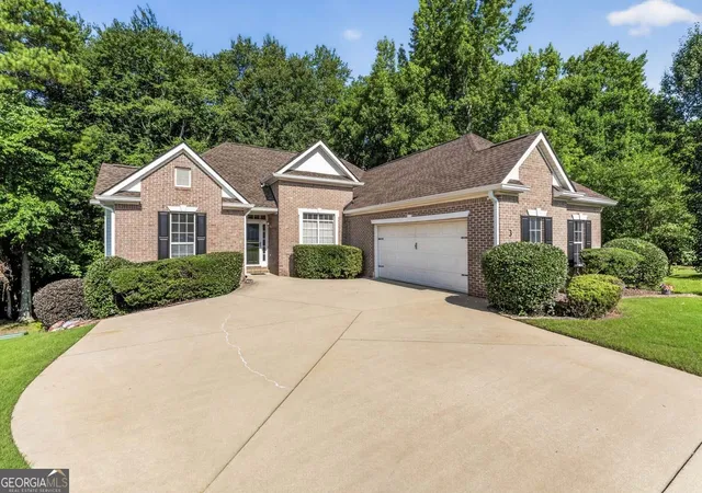 Homes for sale in Newnan, GA | 3 Kingsbrook Cvs, Newnan, GA 30265 | MLS# 10802733