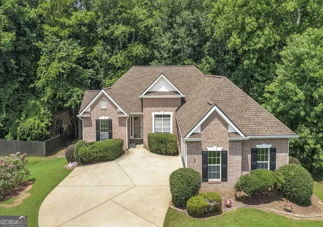 Homes for sale in Newnan, GA | 3 Kingsbrook Cvs, Newnan, GA 30265 | MLS# 10802733
