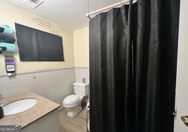 Photo 4 of Sale Pending at 4004 Campbellton Rd Sw, Atlanta, GA 30331 | MLS# 10817916 | Listing updated on 2026-09-14