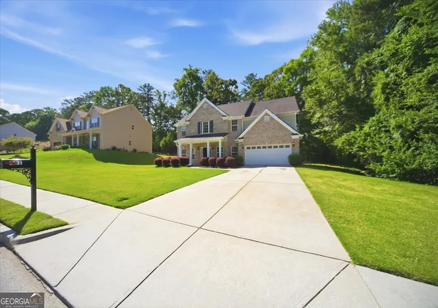Photo 3 of Single family home for sale at 861 Wisteria View Ct, Dacula, GA 30019 | MLS# 10811375 | Listing updated on 2026-10-08