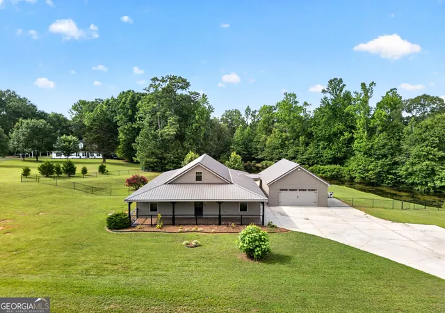 Photo 1 of Single family home for sale at 1723 Drew Allen Rd, Williamson, GA 30292 | MLS# 10813132 | Listing updated on 2026-08-20