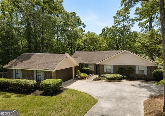 Photo 1 of Single family home for sale at 211 Cherokee Trl, Hinesville, GA 31313 | MLS# 10836413 | Listing updated on 2026-09-19