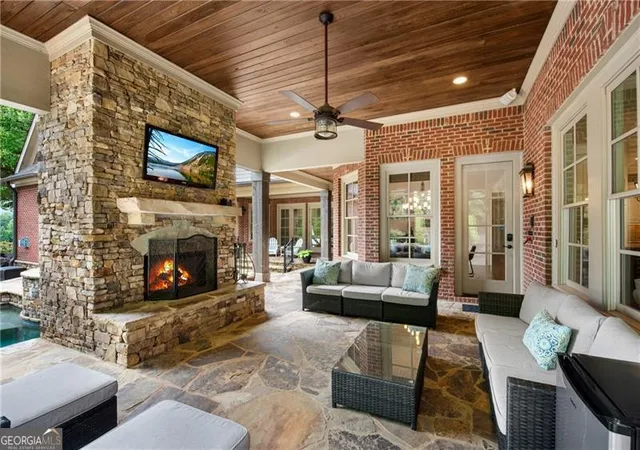Photo 3 of Single family home for sale at 13942 Tree Loft Rd, Alpharetta, GA 30004 | MLS# 10836548 | Listing updated on 2026-09-14