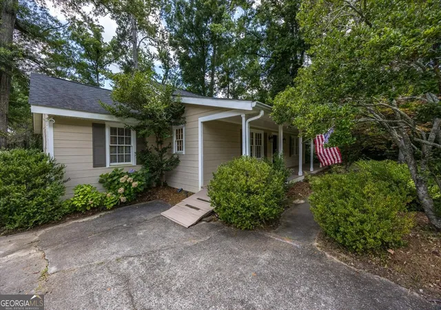 Photo 2 of Single family home for sale at 3240 Lousie Pl, Macon, GA 31204 | MLS# 10795467 | Listing updated on 2026-07-13
